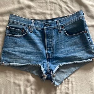 Cut off Jean shorts from Levi’s - size 28